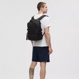 Lululemon New Crew Backpack 22L Updated- Black